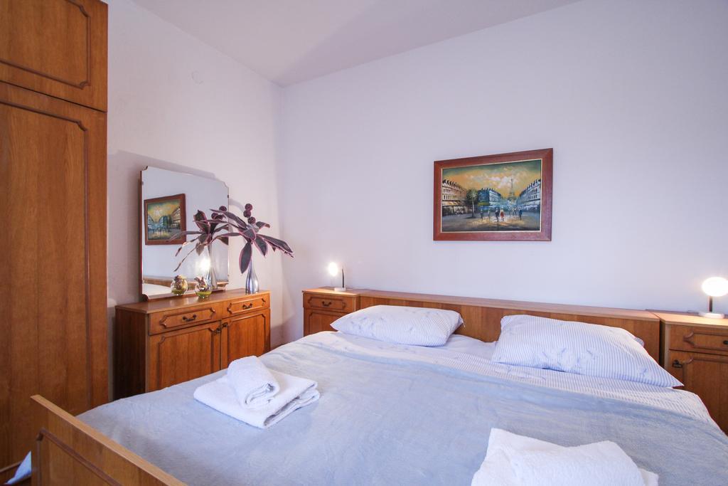 Apartment Cvita Trogir Quarto foto
